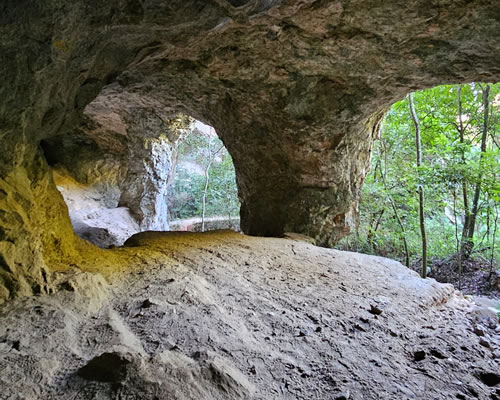 Spar Caves in Maricá, Trails and Tours to the Spar Caves